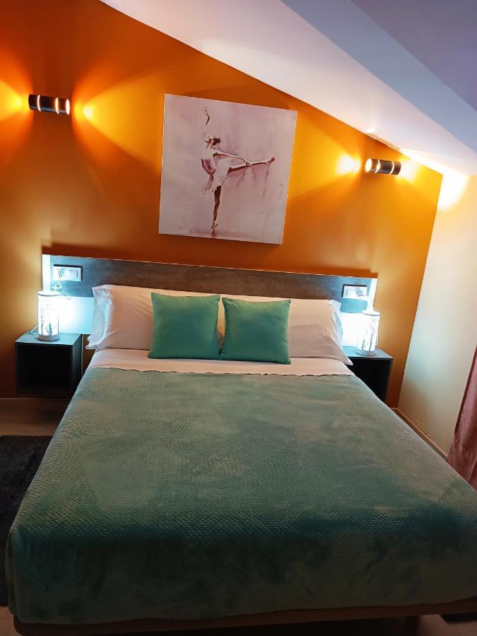 Hotel Alma Rosa นาวาลูเอ็นกา ภายนอก รูปภาพ